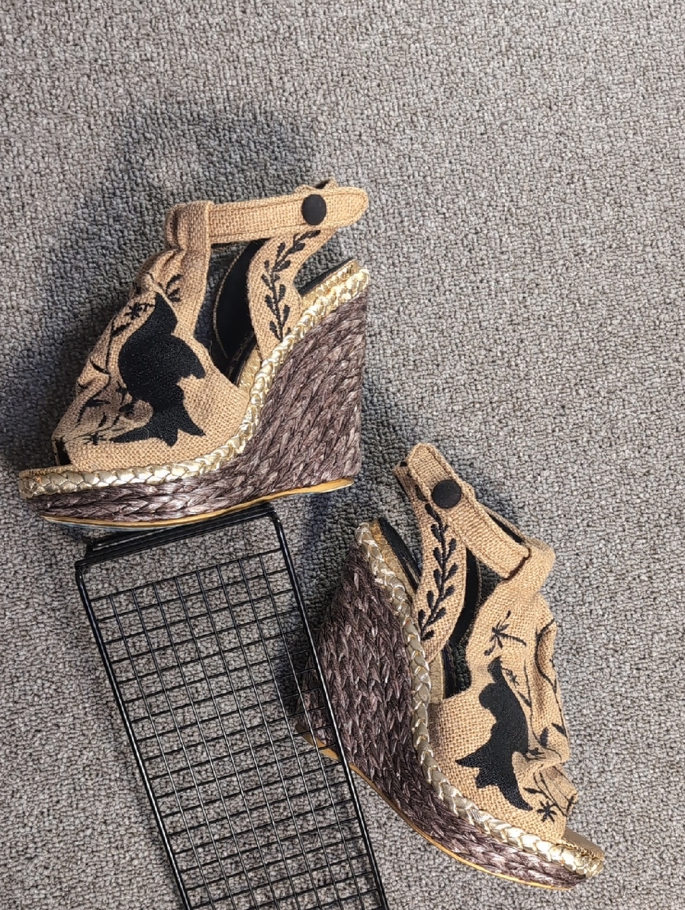 Irregular Choice Kupcake Burlap Peace Dove Print Size 7.5